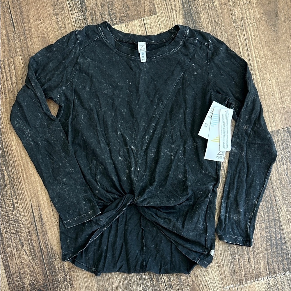 Black Twist Front Top